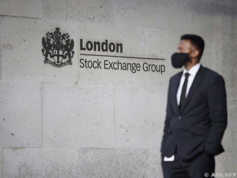 Europe’s leading stock exchanges close with profits