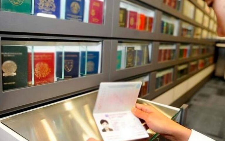 Court Rules: No Austrian Passport Without Singing National Anthem